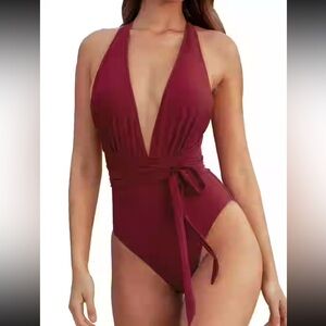 NWT Cupshe Women’s Deep V Neck One piece red swimsuit Size Small